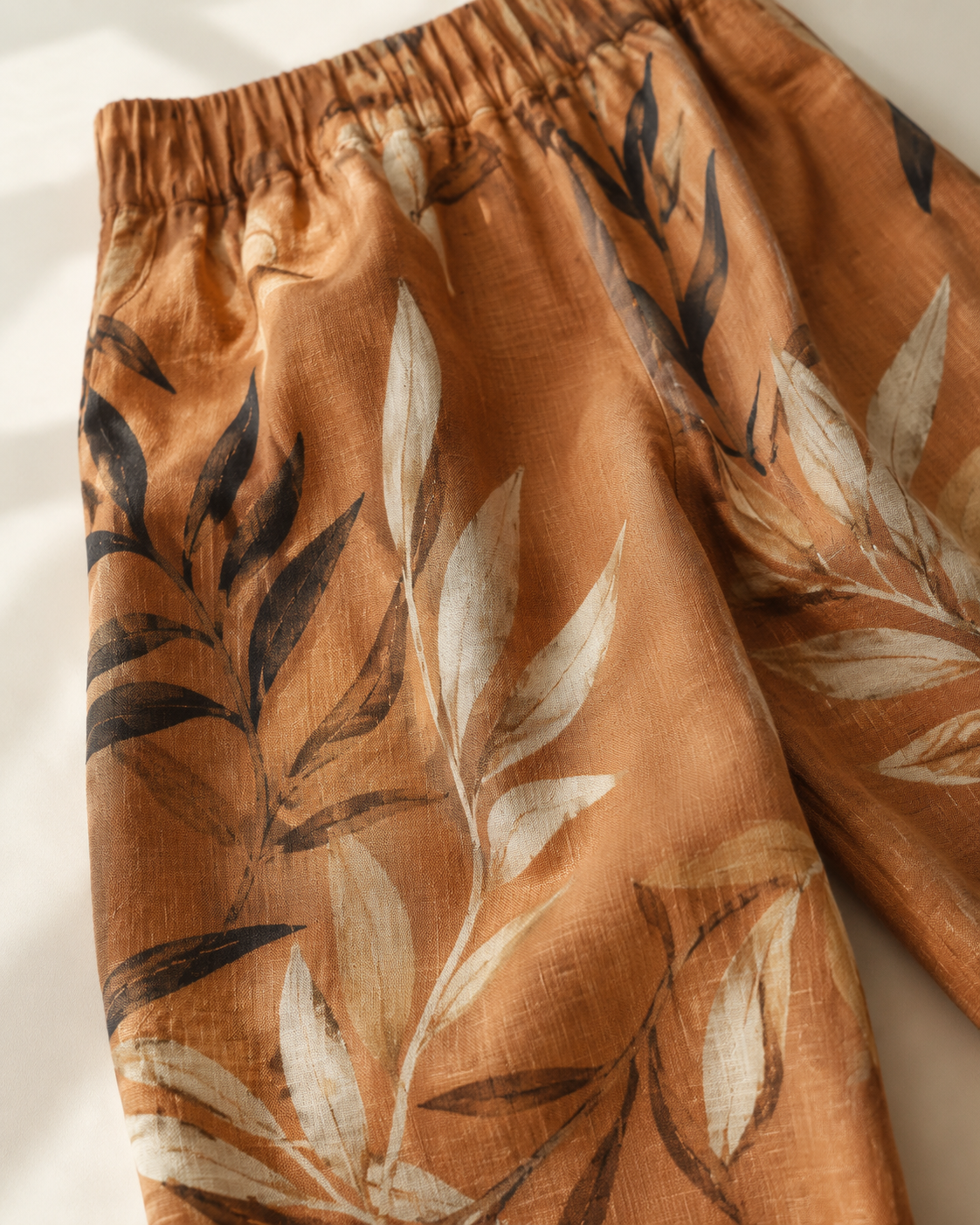 Vivia Botanical Trouser — Brown Detail