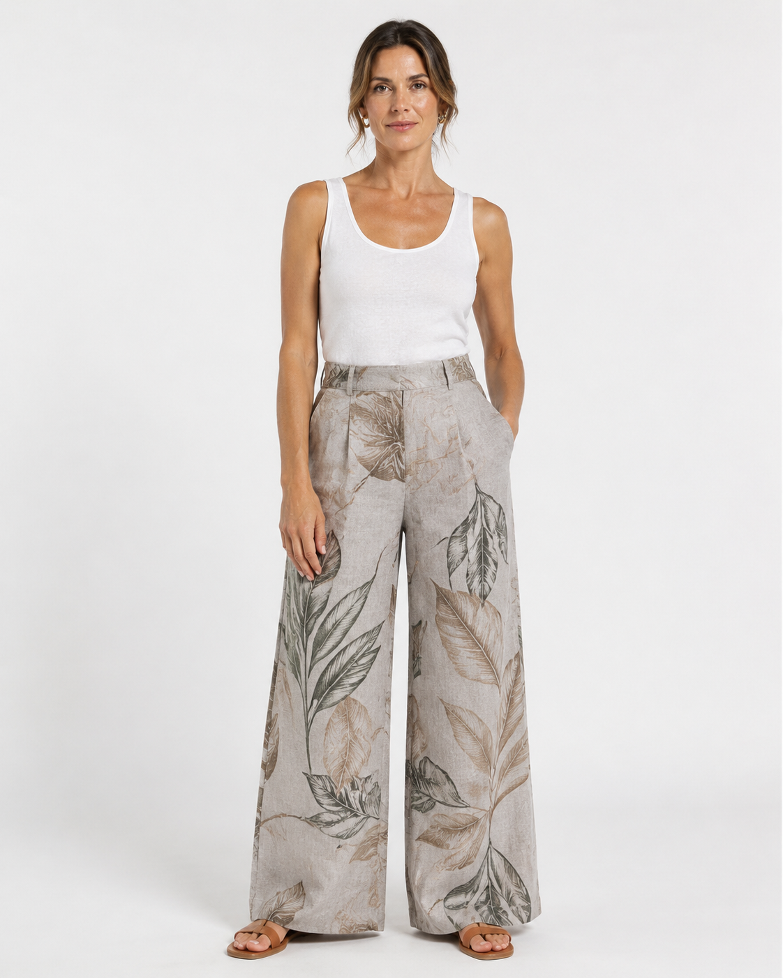 Vivia Botanical Trouser — Grey Model