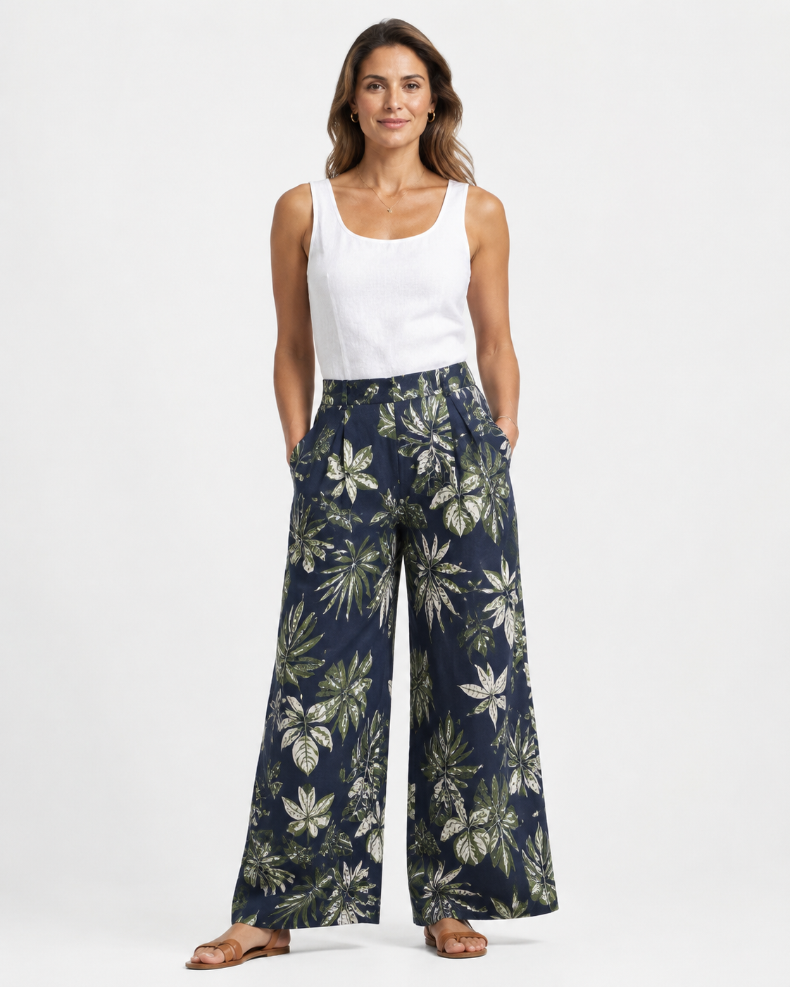 Vivia Botanical Trouser — Navy Model