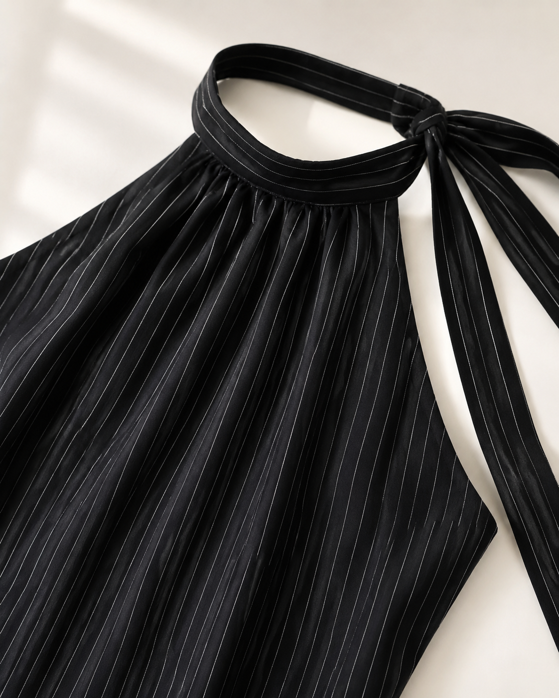 Vivia Riviera Maxi — Black Detail